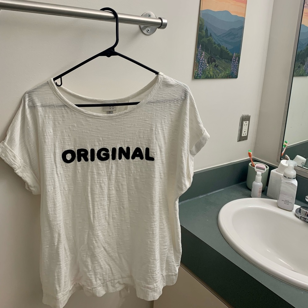 Summer graphic tee!